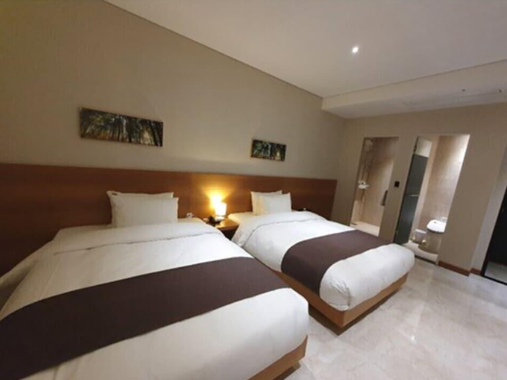 Benikea Hotel Yangsan Buitenkant foto